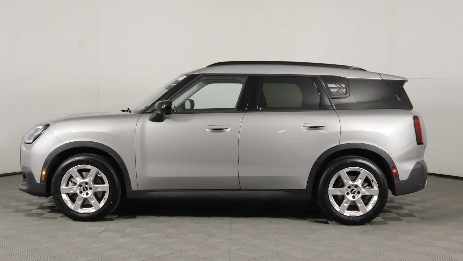 Used 2025 MINI Cooper Countryman S w/ Comfort Package Max AWD/4WD image 4