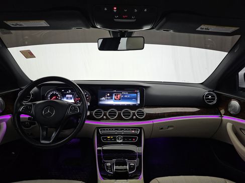 Certified 2017 Mercedes-Benz E 300 4MATIC image 21