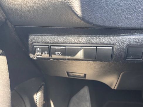 Used 2022 Toyota Corolla SE w/ Carpet Mat Package (TMS) FWD image 32