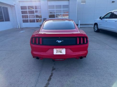 Used 2017 Ford Mustang Coupe RWD image 4