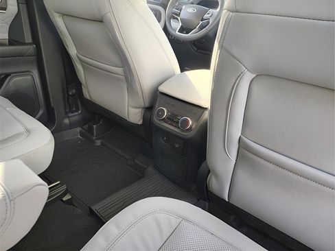 New 2026 Ford Explorer Platinum w/ LUX Leather Package image 33