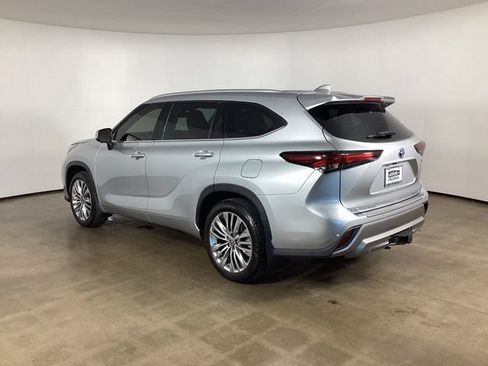 Used 2024 Toyota Highlander Platinum AWD/4WD image 15
