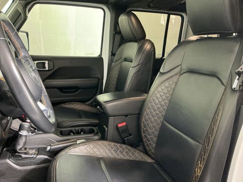 Used 2021 Jeep Wrangler Unlimited Sahara image 20