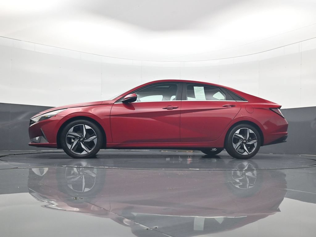 Used 2021 Hyundai Elantra Limited FWD image 29