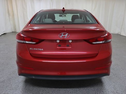 Used 2017 Hyundai Elantra SE FWD image 5