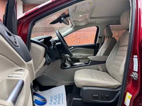 Certified 2018 Ford Escape Titanium image 24