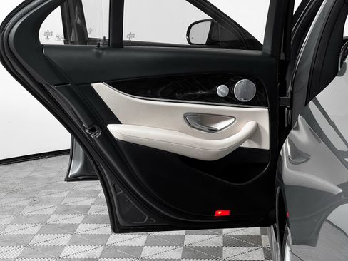 Used 2019 Mercedes-Benz E 450 4MATIC Sedan image 17