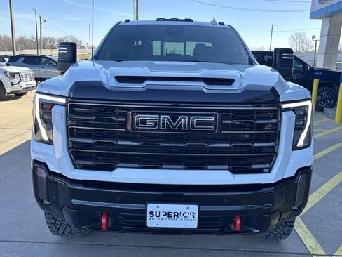 Used 2024 GMC Sierra 2500 AT4X image 12