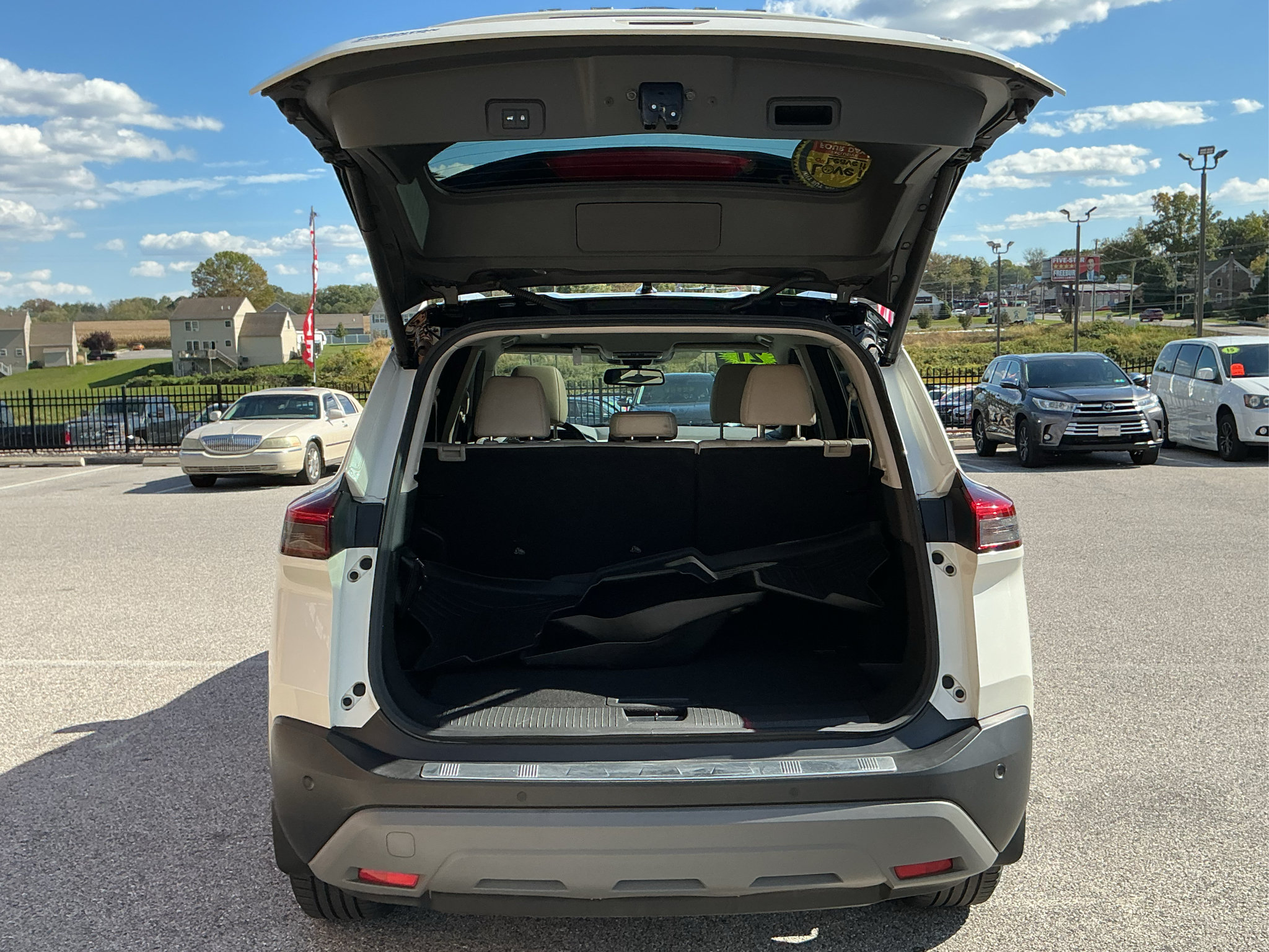 Used 2021 Nissan Rogue SL AWD/4WD image 11
