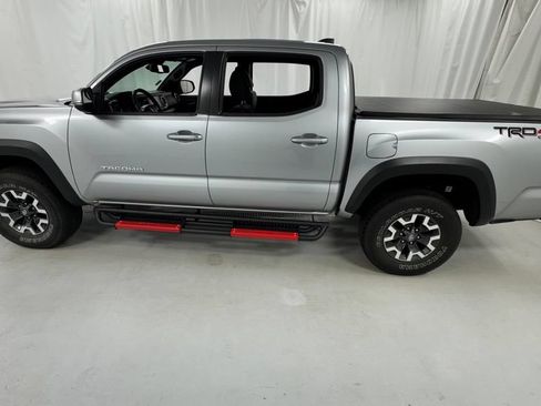 Used 2022 Toyota Tacoma TRD Off-Road AWD/4WD image 6