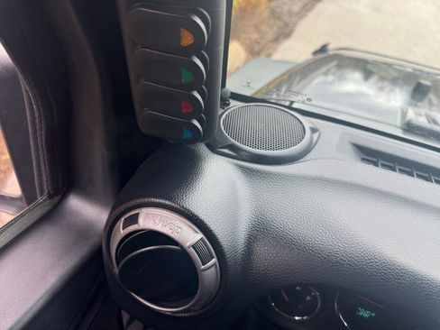 Used 2016 Jeep Wrangler Unlimited Sport w/ Connectivity Group image 17