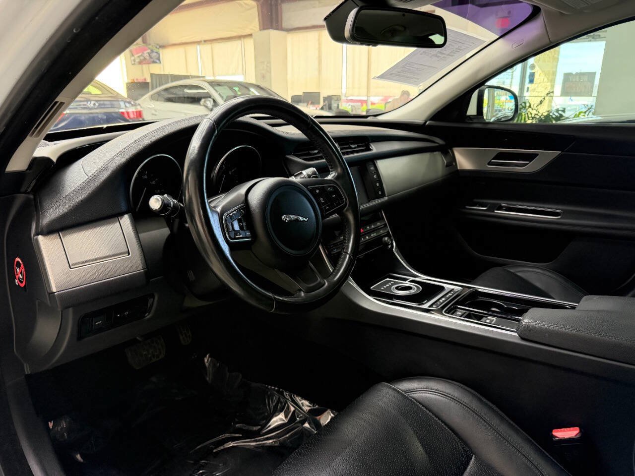 Used 2016 Jaguar XF Prestige AWD/4WD image 19
