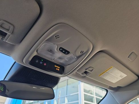 New 2027 Chevrolet Bolt LT w/ Comfort Package FWD image 32