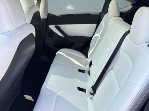 Used 2021 Tesla Model Y Long Range image 15