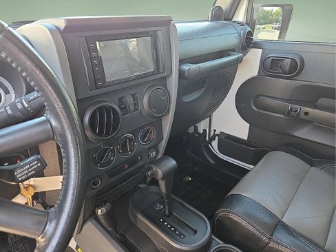 Used 2010 Jeep Wrangler Sport AWD/4WD image 7