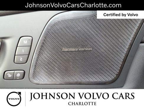 Used 2024 Volvo XC60 B5 Plus image 23