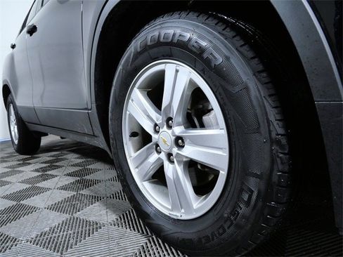 Used 2020 Chevrolet Trax LS w/ Tint and Cruise Package image 2