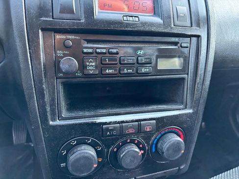 Used 2006 Hyundai Tiburon GS image 24