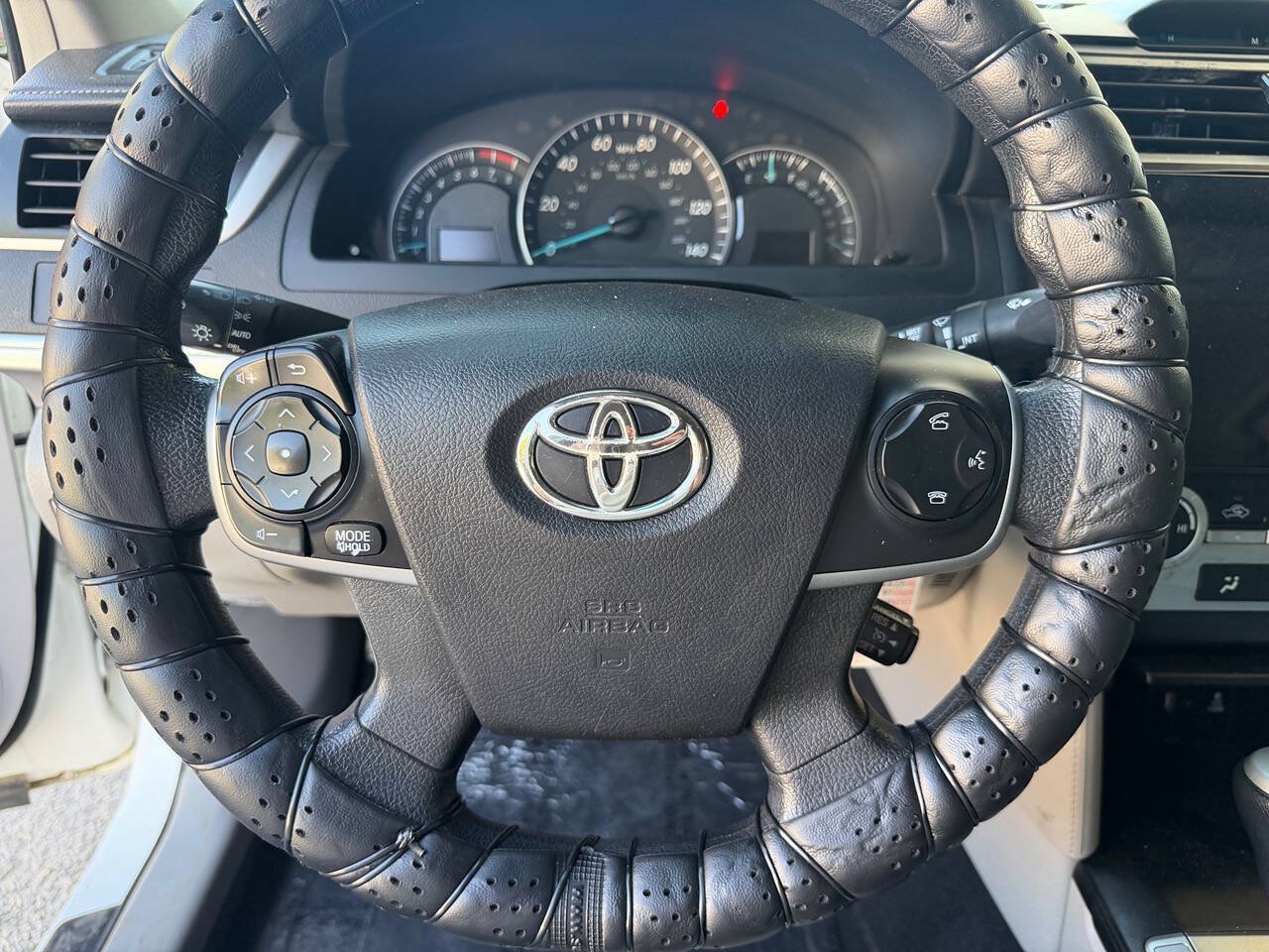 Used 2014 Toyota Camry LE FWD image 21