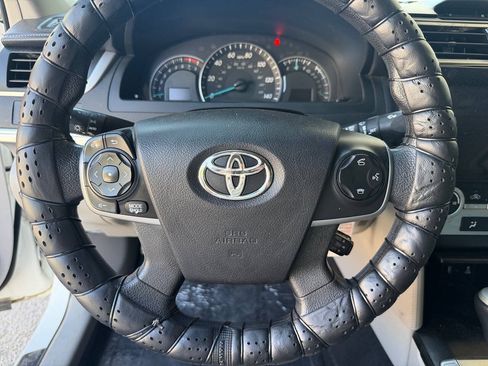 Used 2014 Toyota Camry LE FWD image 21