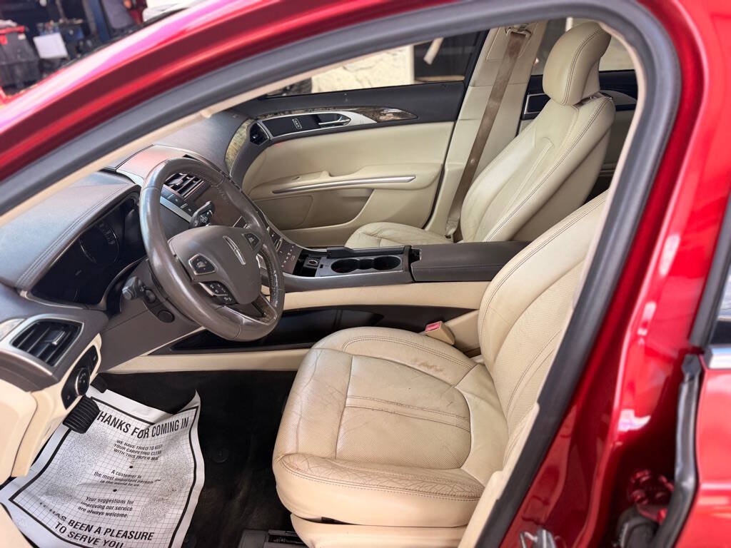 Used 2013 Lincoln MKZ FWD image 17