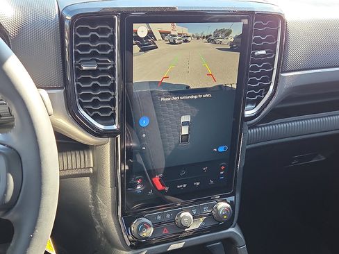 Used 2024 Ford Ranger XLT w/ FX4 Off-Road Package image 18