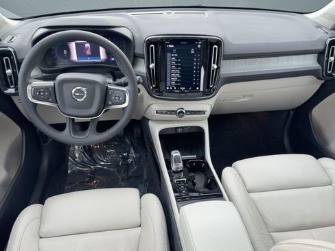 Certified 2024 Volvo XC40 B5 Plus w/ Climate Package image 16