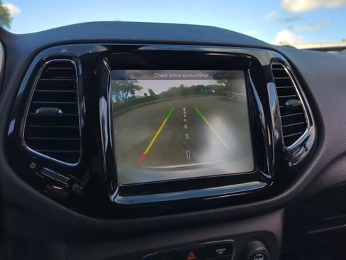 Used 2020 Jeep Compass Limited image 10