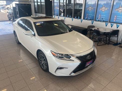 Used 2018 Lexus ES 350 image 2