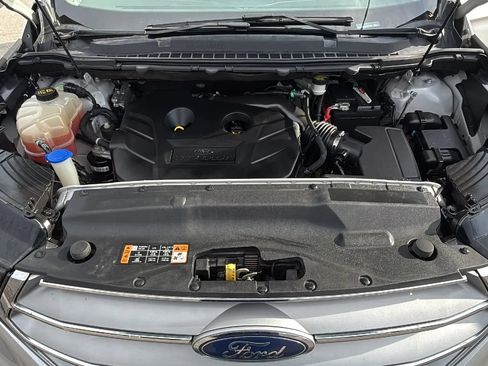 Used 2016 Ford Edge Titanium w/ Technology Package AWD/4WD image 24