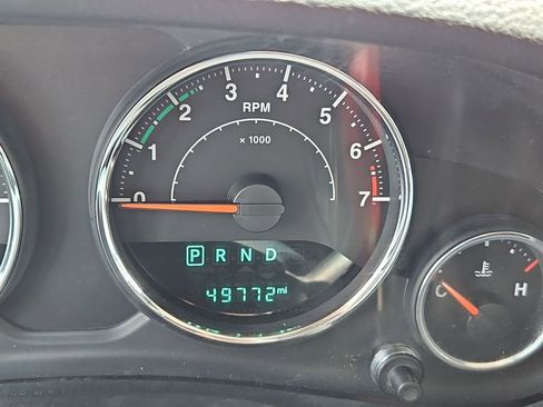 Used 2016 Jeep Wrangler Unlimited Rubicon w/ Connectivity Group AWD/4WD image 12