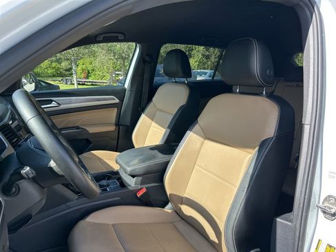 Certified 2022 Volkswagen Atlas Cross Sport SE image 15
