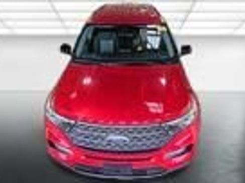 Used 2024 Ford Explorer XLT w/ Equipment Group 202A AWD/4WD image 13