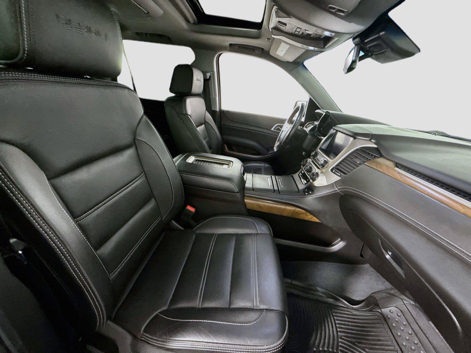Used 2019 GMC Yukon Denali w/ Denali Ultimate Package AWD/4WD image 34
