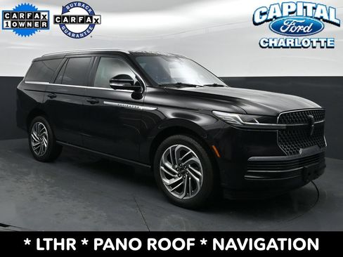 Used 2025 Lincoln Navigator Reserve AWD/4WD image 3