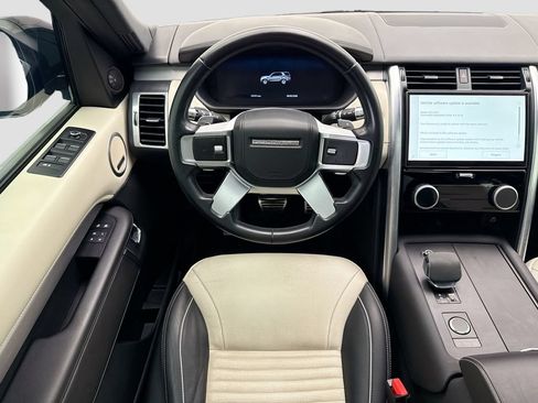 Used 2022 Land Rover Discovery HSE R-Dynamic AWD/4WD image 10