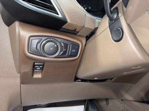 Used 2016 Lincoln MKX Reserve w/ Technology Package FWD image 36