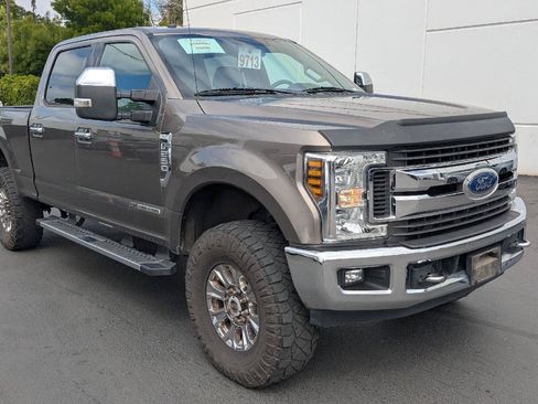 Used 2019 Ford F250 XLT w/ XLT Premium Package AWD/4WD image 7