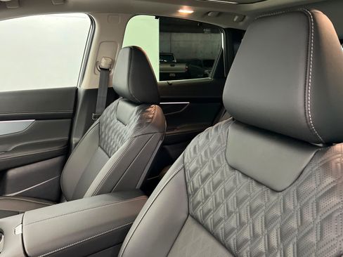 New 2026 Nissan Murano Platinum w/ Cargo Package AWD/4WD image 16