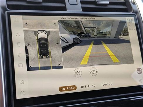 New 2025 Land Rover Discovery S image 13