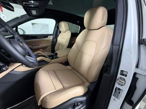 New 2026 Porsche Cayenne S image 5