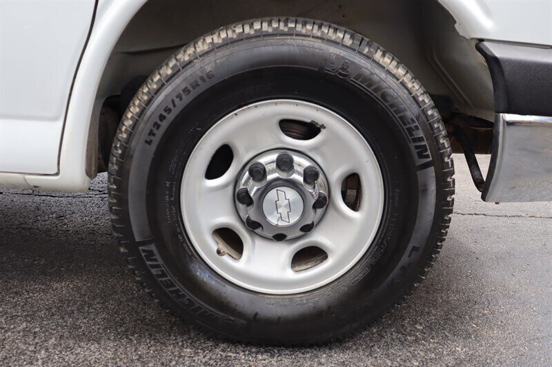 Used 2018 Chevrolet Express 3500 LT w/ LT Preferred Equipment Group RWD image 25