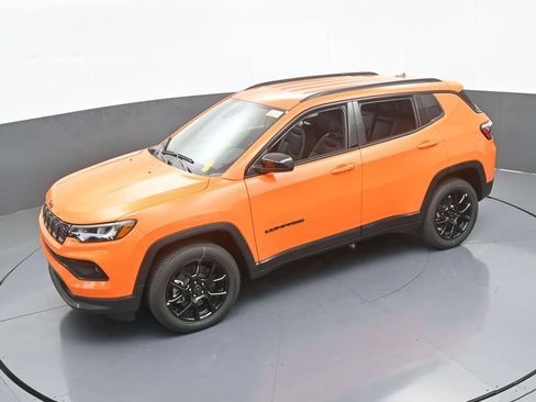 Used 2026 Jeep Compass Latitude AWD/4WD image 35