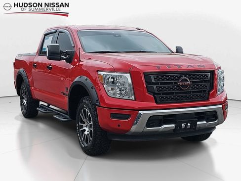 Used 2021 Nissan Titan SV w/ SV Convenience Package image 1