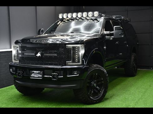 Used 2017 Ford F250 Platinum w/ Platinum Ultimate Package AWD/4WD image 1