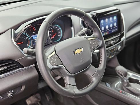 Used 2023 Chevrolet Traverse LT image 20