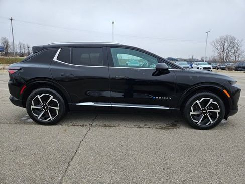 Used 2025 Chevrolet Equinox EV LT image 8