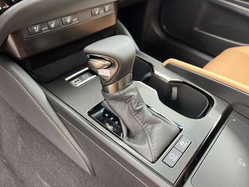 Used 2024 Lexus ES 300h w/ Premium Package FWD image 20