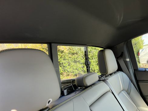 Used 2025 Chevrolet Colorado ZR2 w/ Technology Package image 34