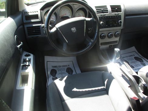 Used 2009 Dodge Avenger SXT image 8